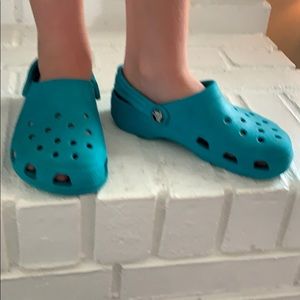 Crocs teal classic clog! 12/13